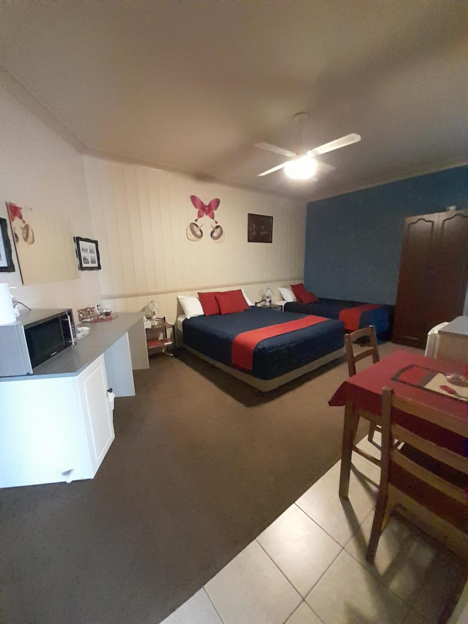 Muswellbrook Northside Bed & Breakfast Buitenkant foto